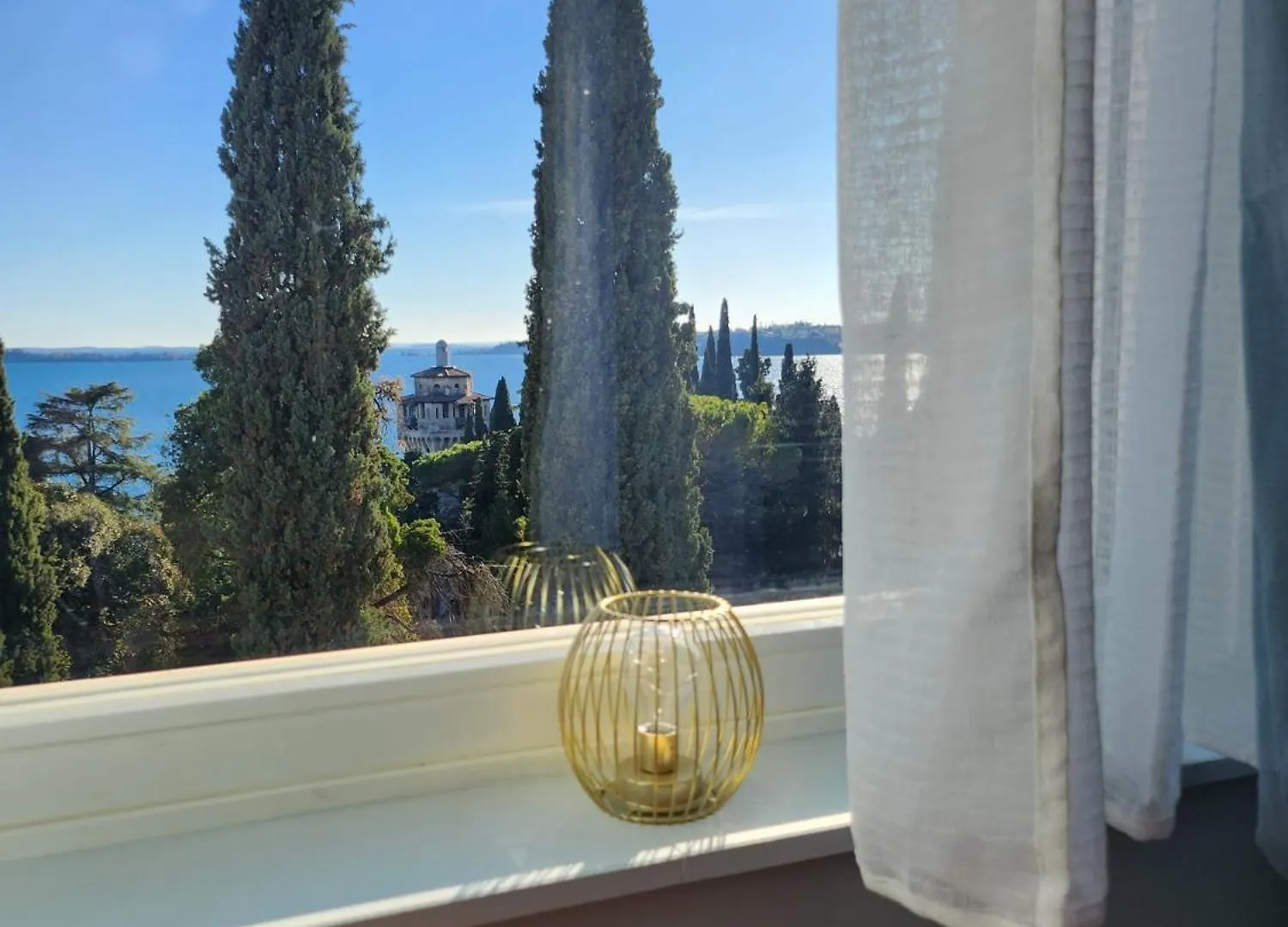 Apartment Room 125 Gardone Riviera